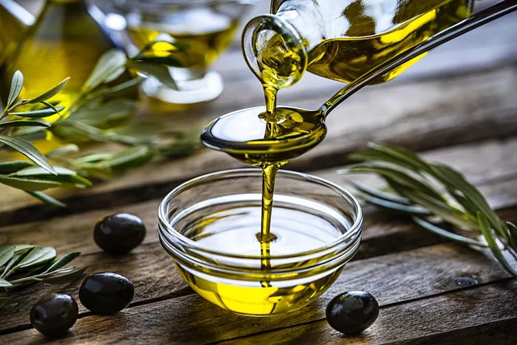 مزایای و فواید روغن زیتون